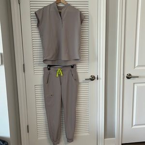 Figs scrubs xs top Rafaela  s bottom Zamora jogger